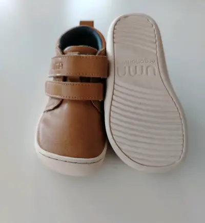 Zapatos infantiles marrones - miniatura 1