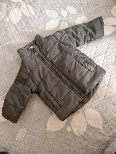 Pijamas y chaquetas de bebé con diseños - miniatura 2