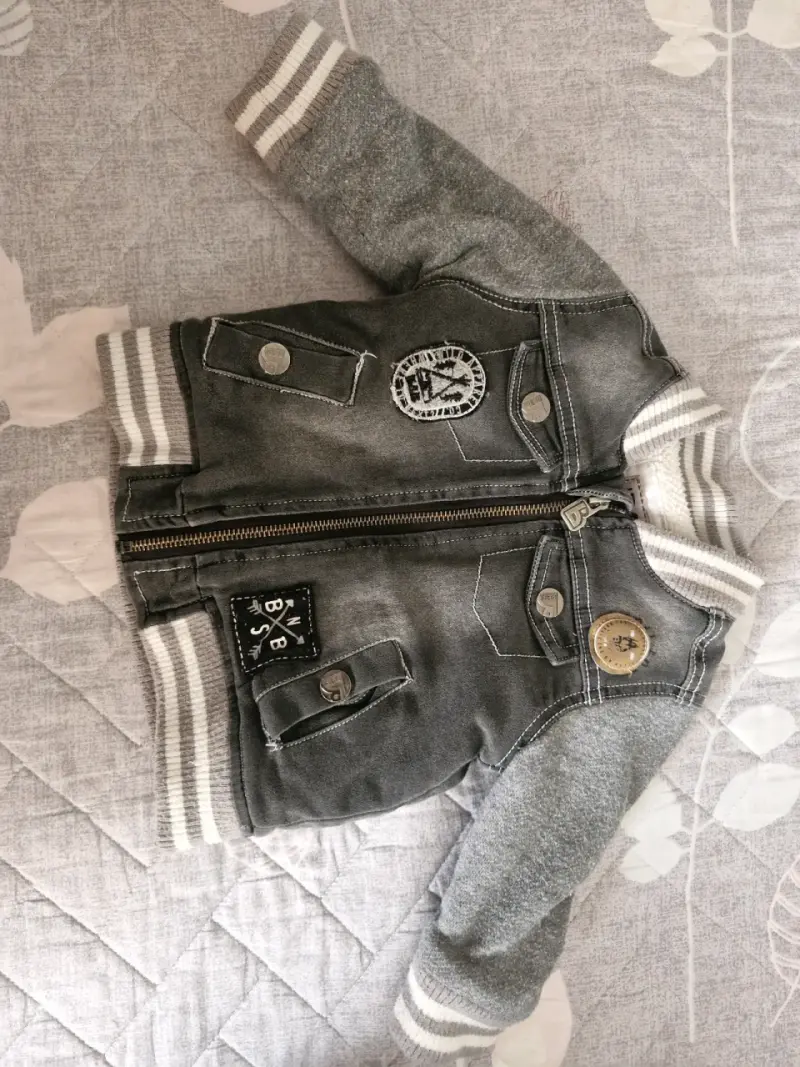 Pijamas y chaquetas de bebé con diseños - 3