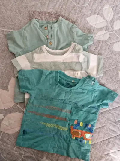 Pijamas y chaquetas de bebé con diseños - miniatura 5