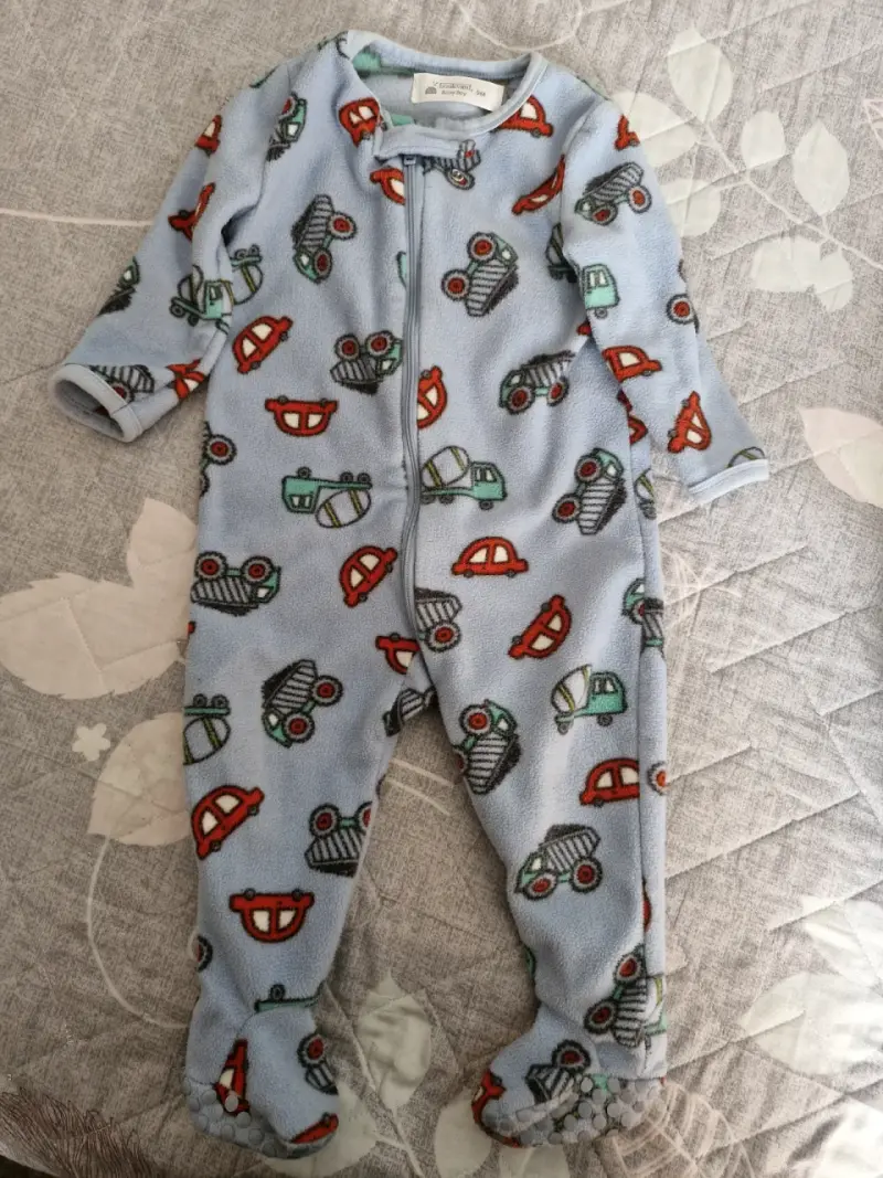Pijamas y chaquetas de bebé con diseños - 6