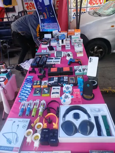 Lote de artículos electrónicos variados - miniatura 2