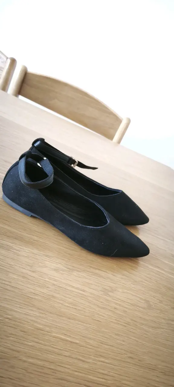 Zapatos planos negros con correa - 2