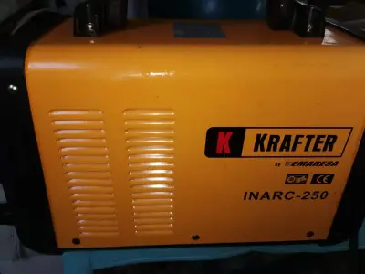 Soldadora electrónica Krafter INARC-250, impecable - miniatura 2