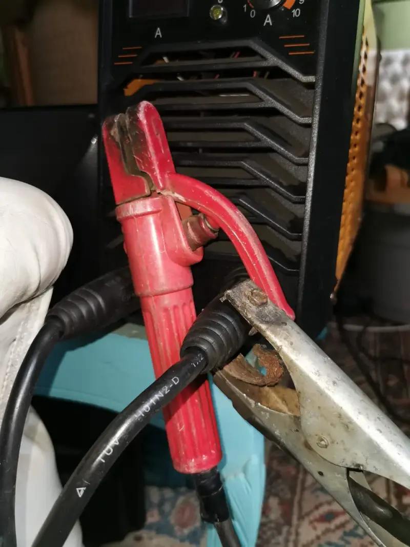 Soldadora electrónica Krafter INARC-250, impecable - 5