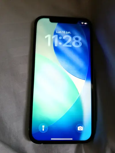 iPhone 12 128GB en buen estado - miniatura 2