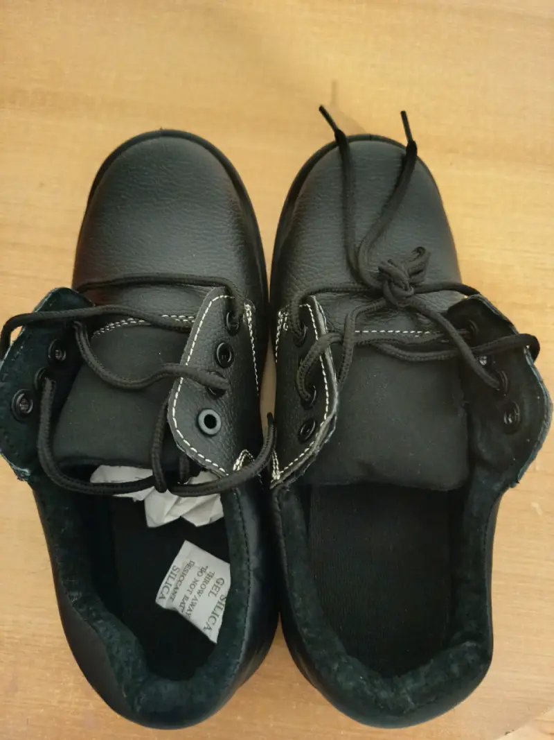 Zapatos negros de seguridad - 1