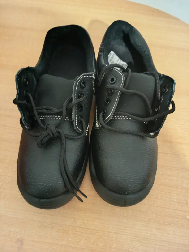 Zapatos negros de seguridad - 2