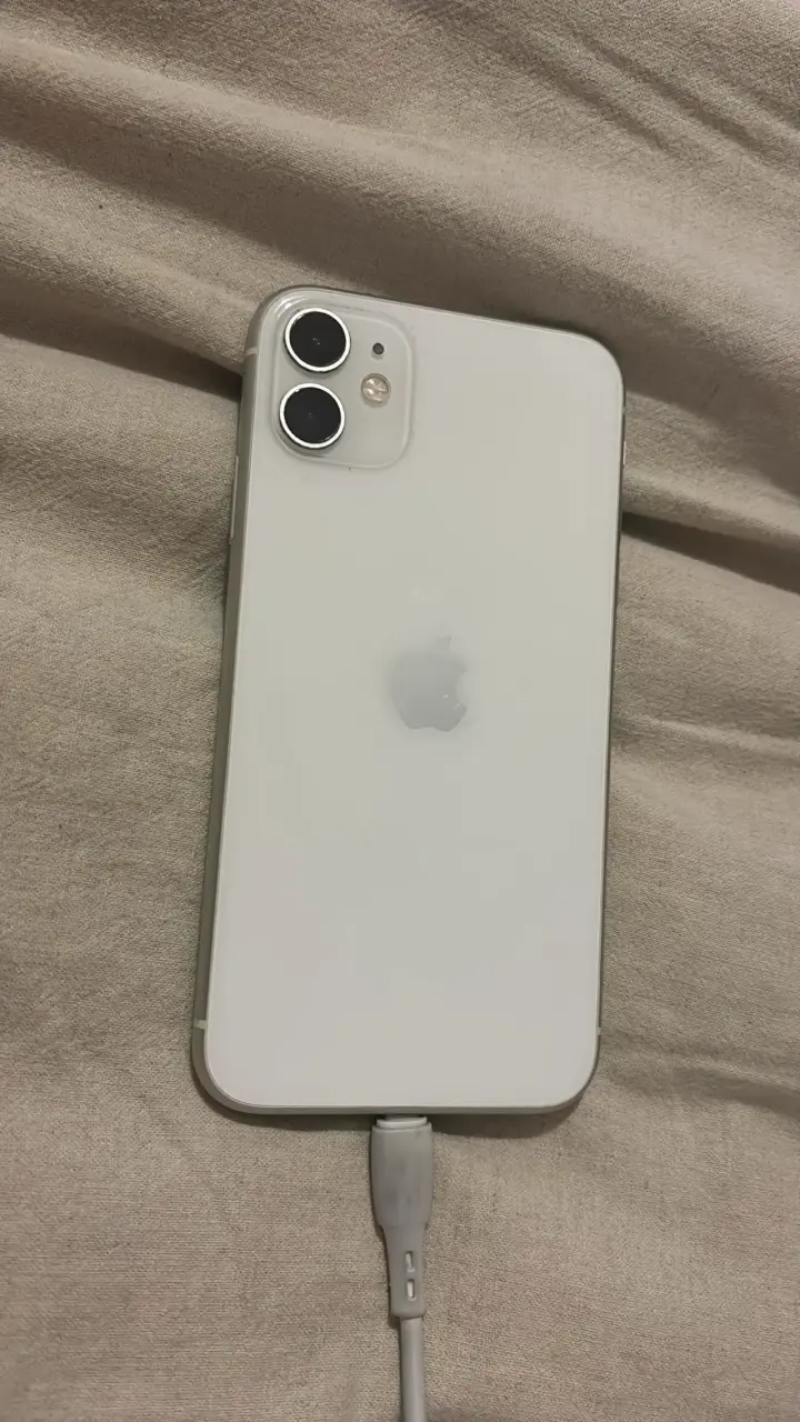 iPhone blanco en buen estado - 1