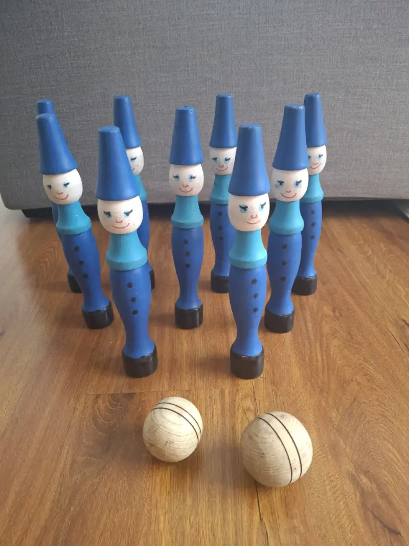 Juego de palitroque de madera