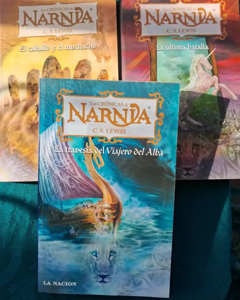 Tomo 3, 5 y 7 de las crónicas de narnia