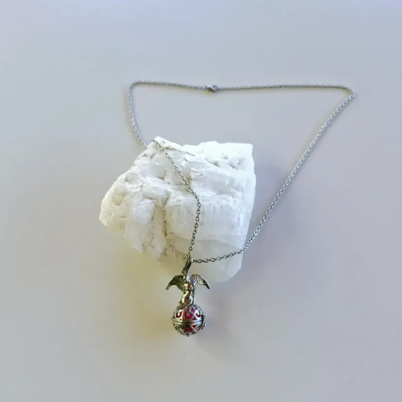 Colgante con dije llama ángel - 1