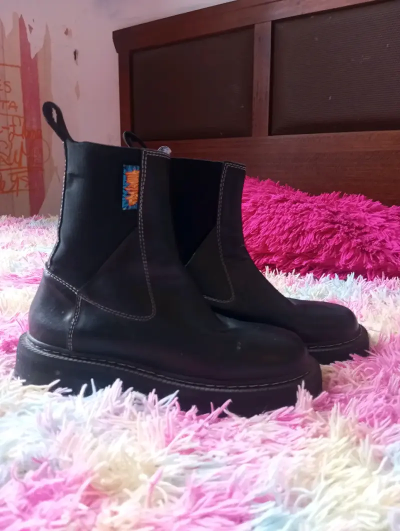 Botines negros de cuero