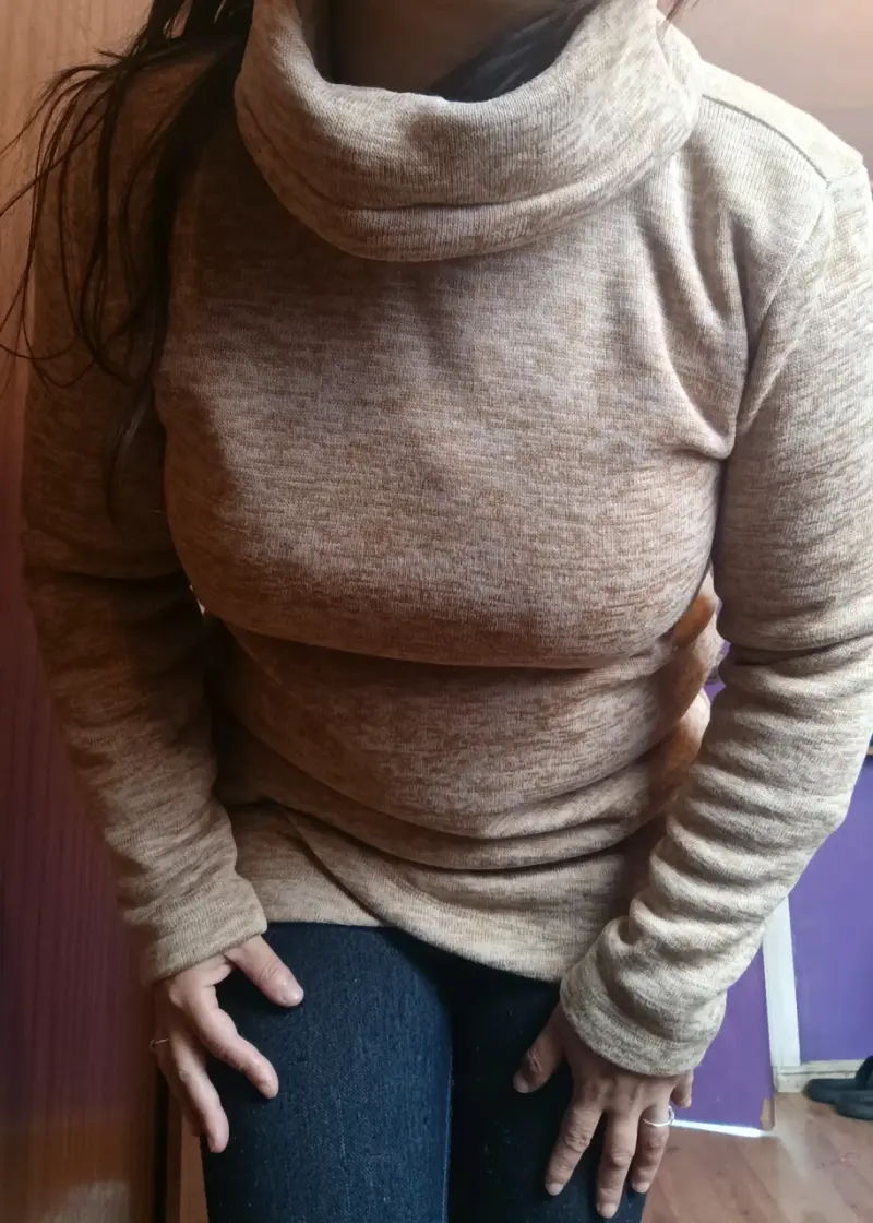 Suéter beige de cuello alto - 2