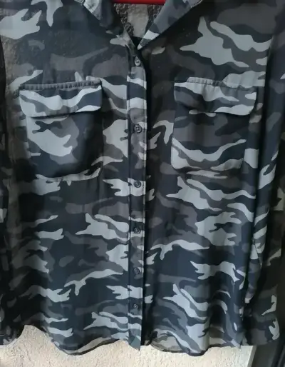 Blusa camuflada de manga larga - miniatura 6