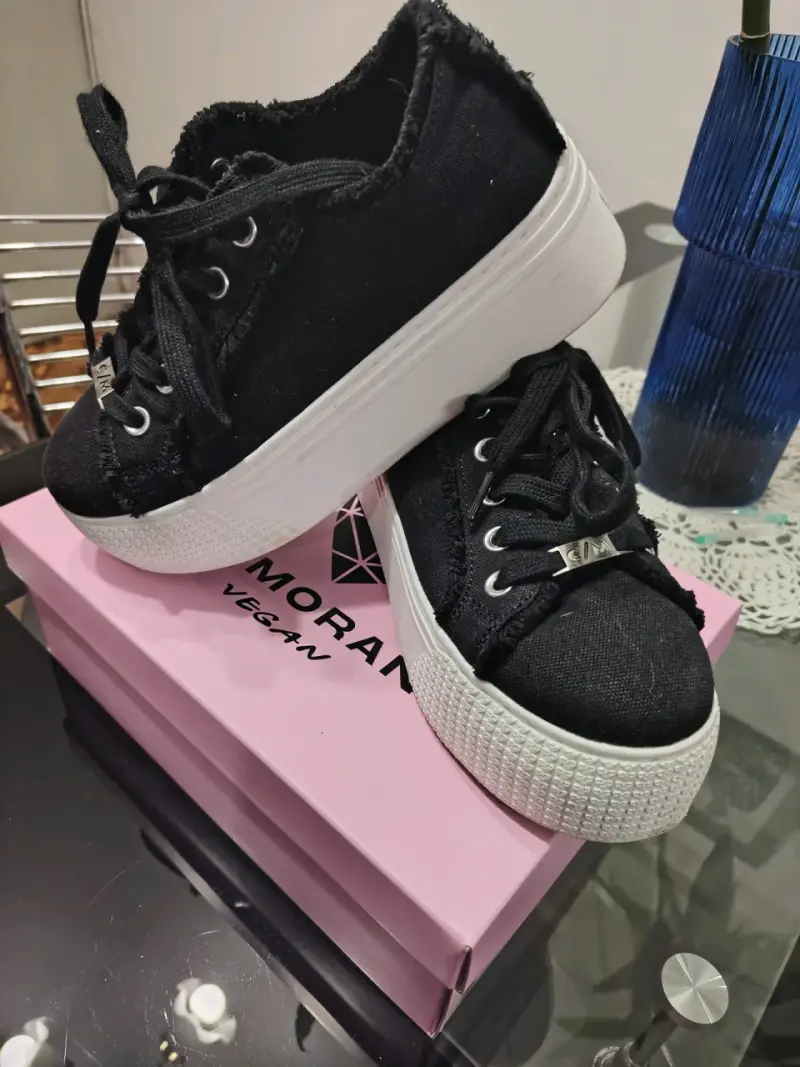 Zapatillas negras casuales - 4