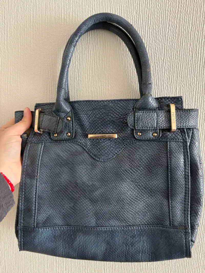 Bolso azul textura reptil - 1