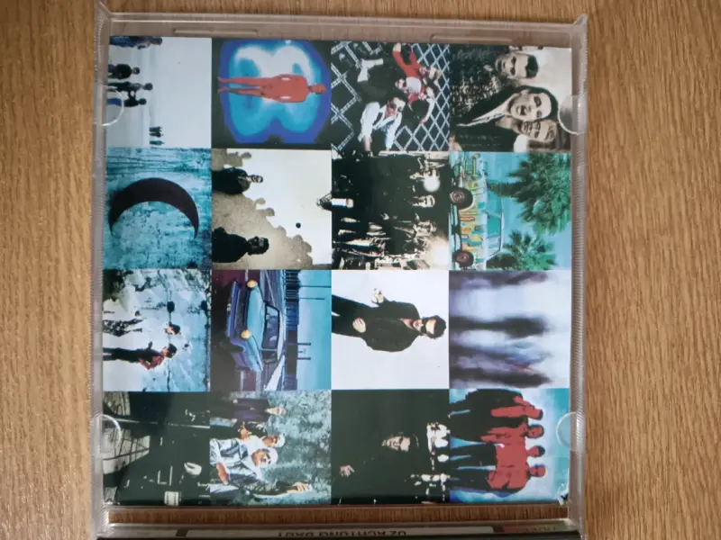 CD de música U2 Achtung Baby - 2