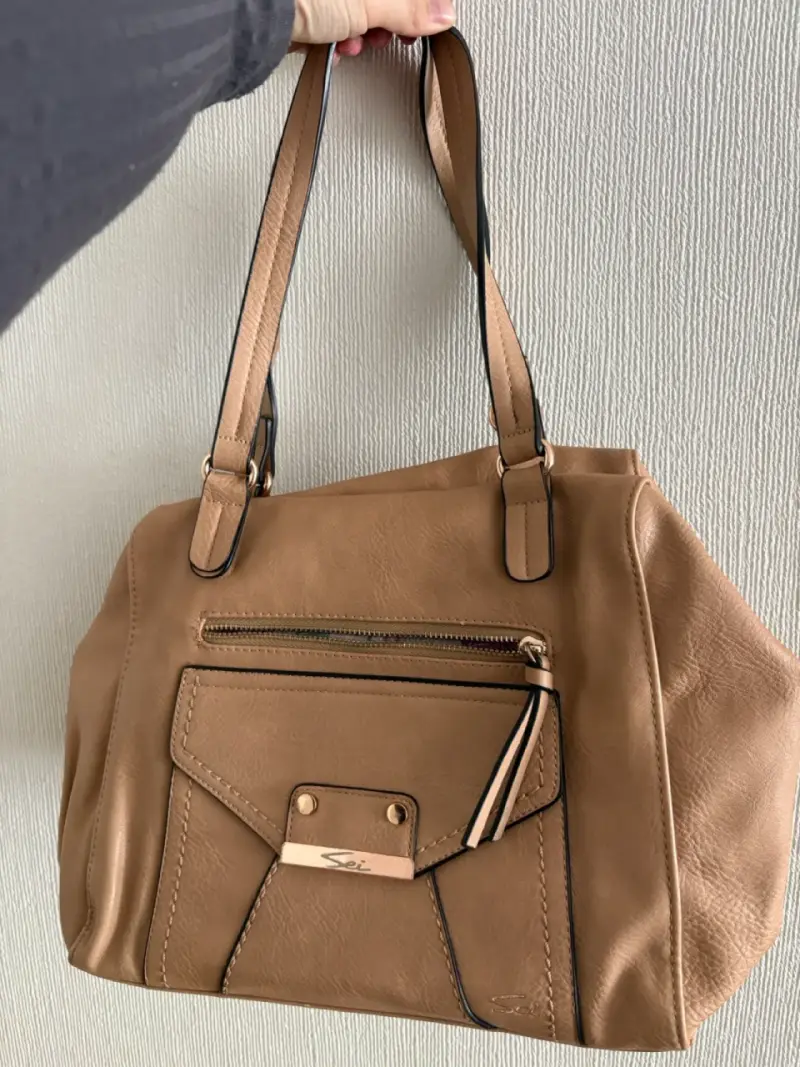 Cartera beige estilo elegante - 1