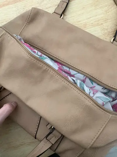 Cartera beige estilo elegante - miniatura 3