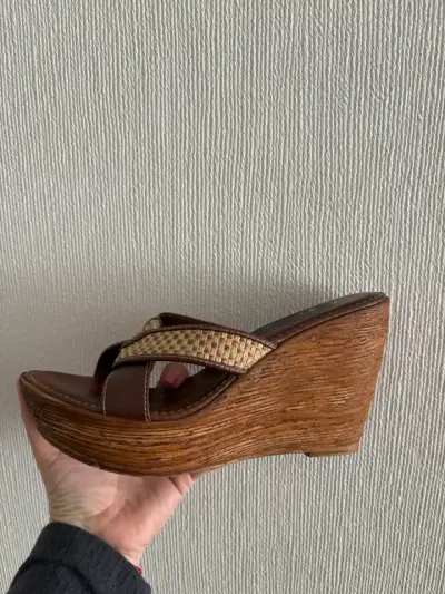 Sandalias con plataforma de madera - miniatura 1