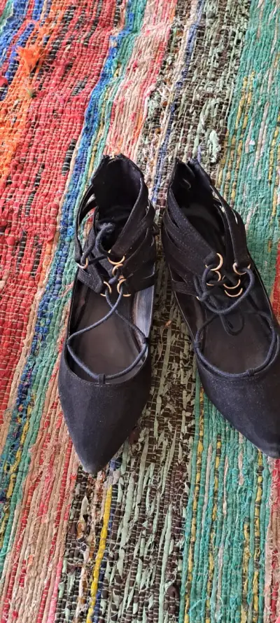 Zapatos planos negros de gamuza - miniatura 2