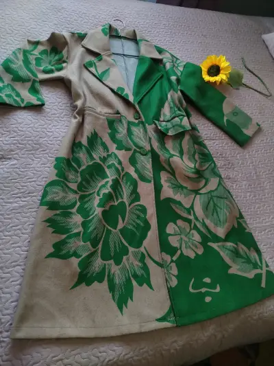 Abrigo estampado verde y beige - miniatura 1