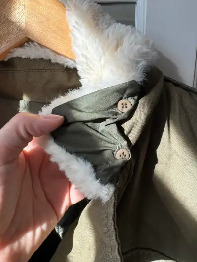 Parka verde con cuello - miniatura 3