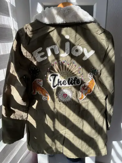 Parka verde con cuello - miniatura 4