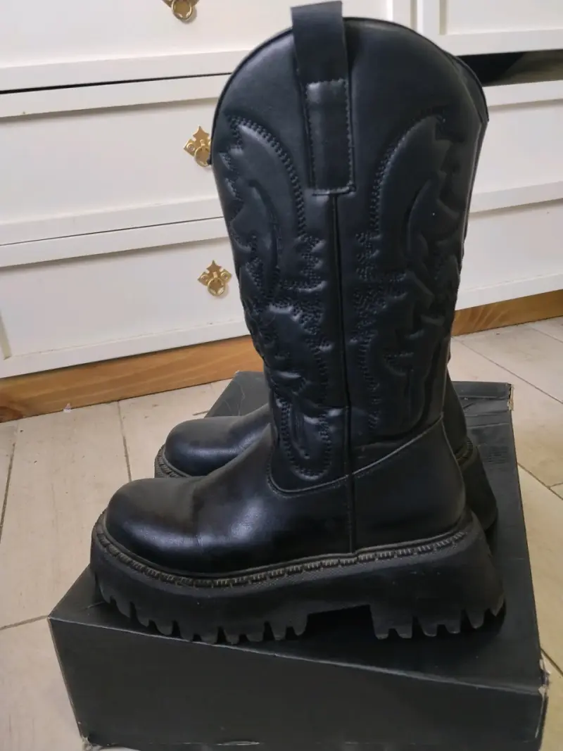 Botas negras con plataforma - 2