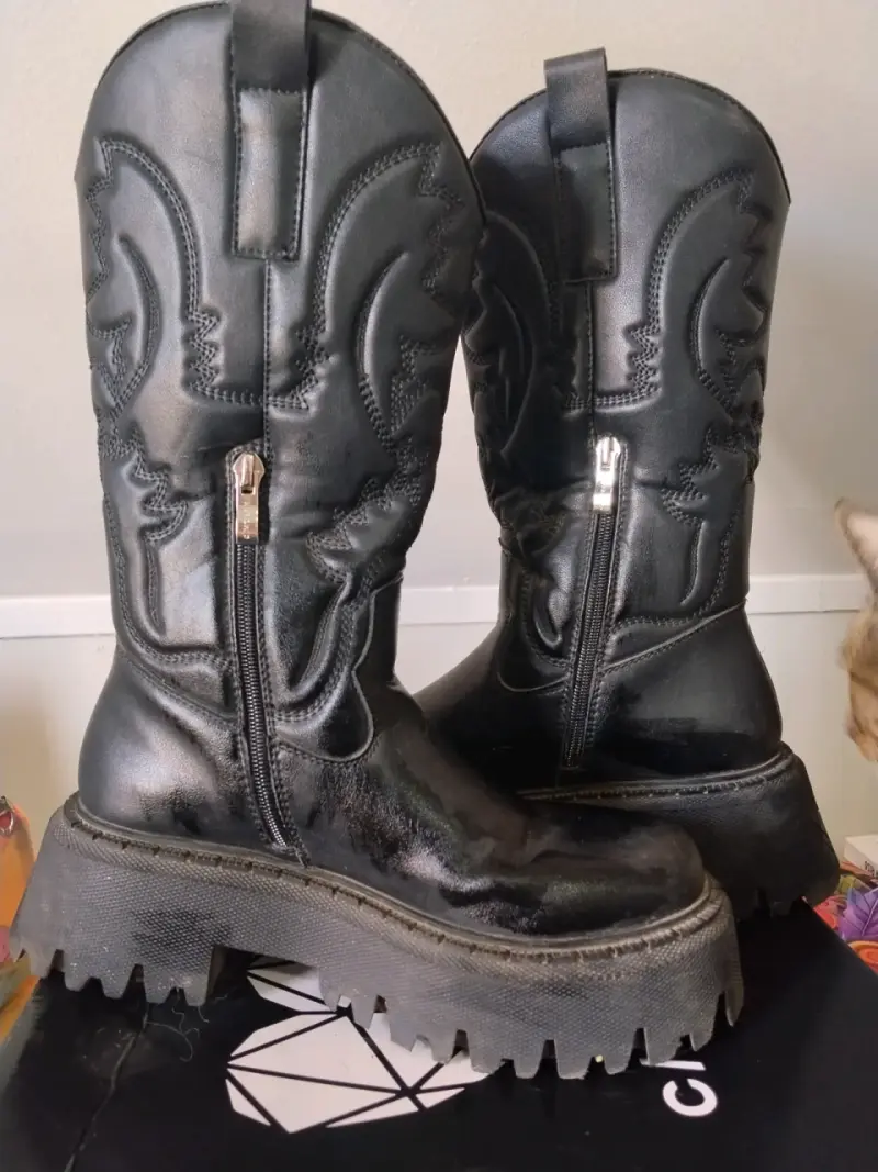 Botas negras con plataforma - 3