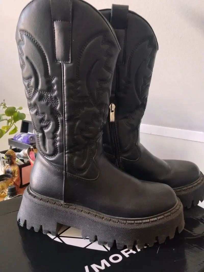 Botas negras con plataforma - 6