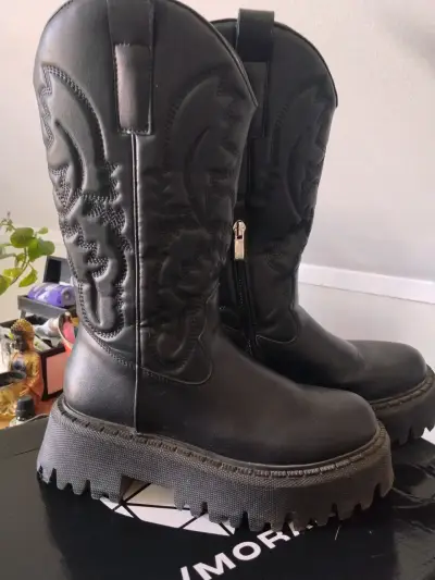 Botas negras con plataforma - miniatura 6