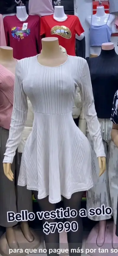 Vestido blanco de manga larga - miniatura 1