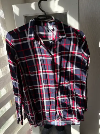 Camisa a cuadros azul y rojo - miniatura 1