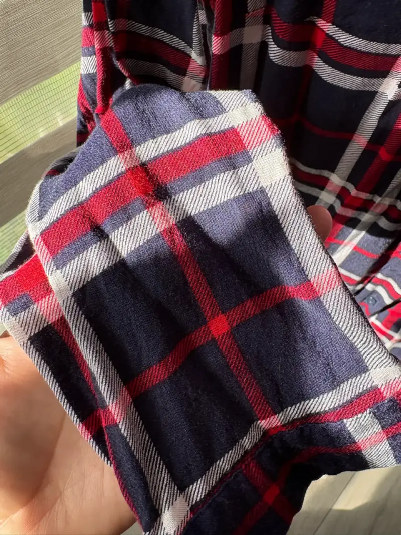 Camisa a cuadros azul y rojo - 3