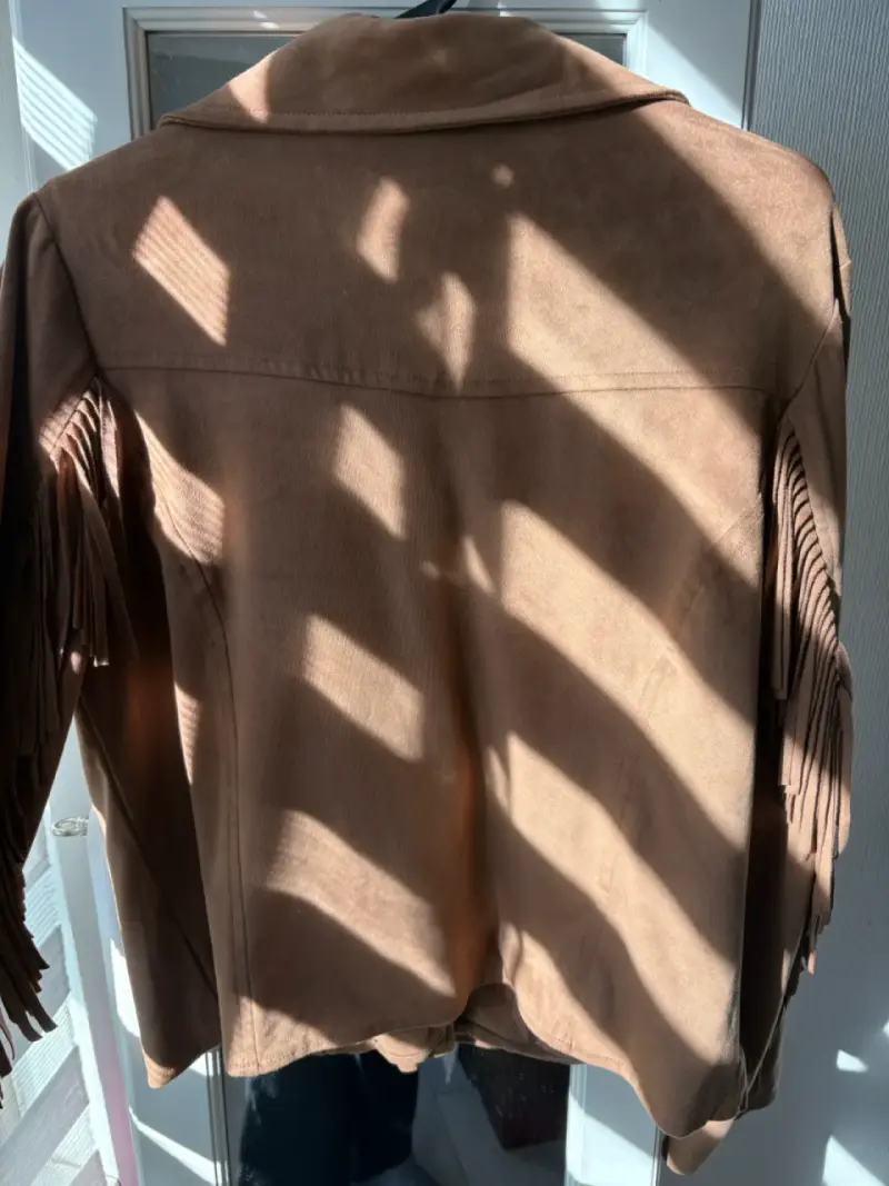 Chaqueta marrón con flecos - 2