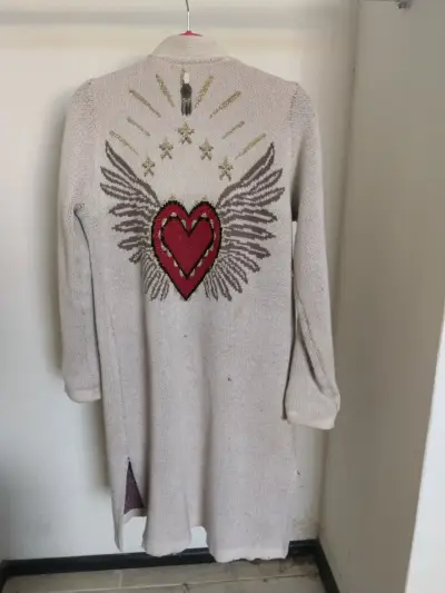 Abrigo largo con diseño corazón - miniatura 1