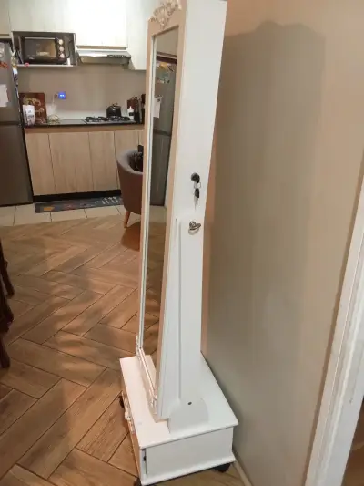 Espejo joyero blanco con ruedas - miniatura 5