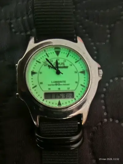 Reloj analógico Lorus blanco - miniatura 3