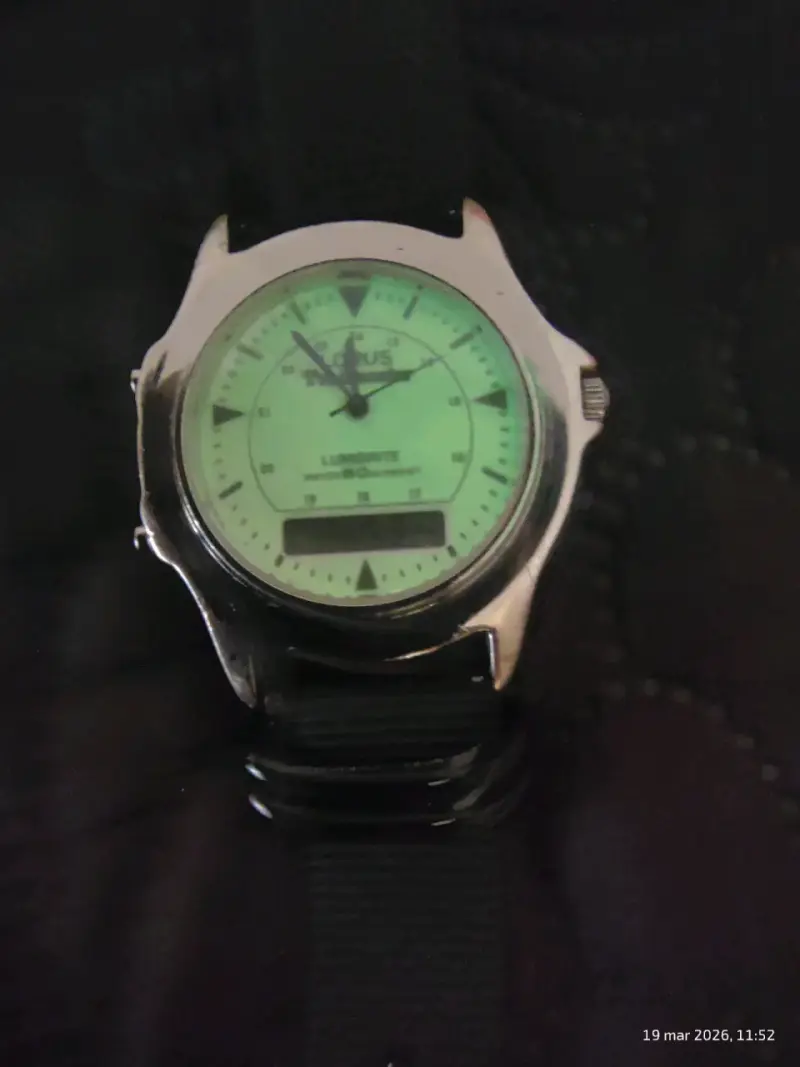 Reloj analógico Lorus blanco - 4