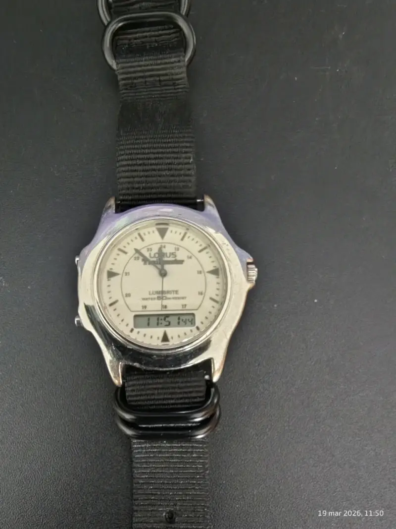 Reloj analógico Lorus blanco - 5
