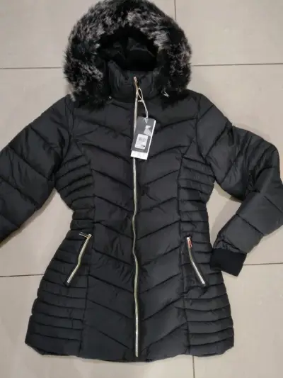 Parka negra con capucha de pelo - miniatura 1