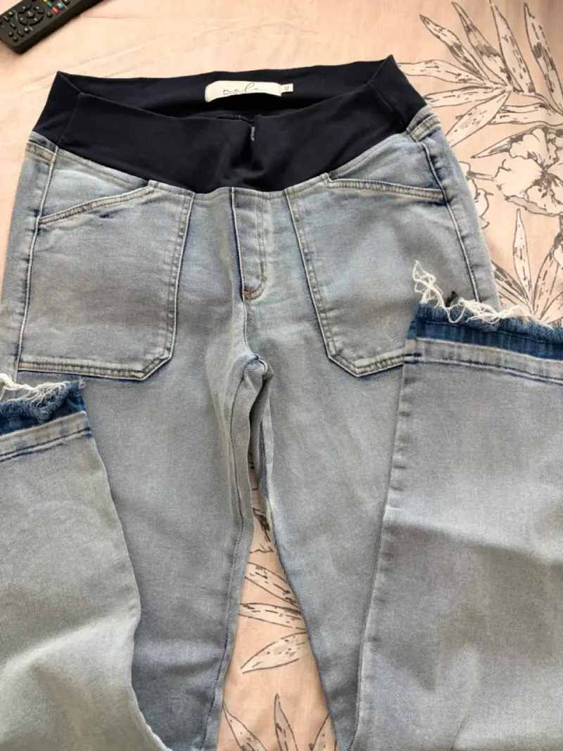 Jeans de maternidad azul claro
