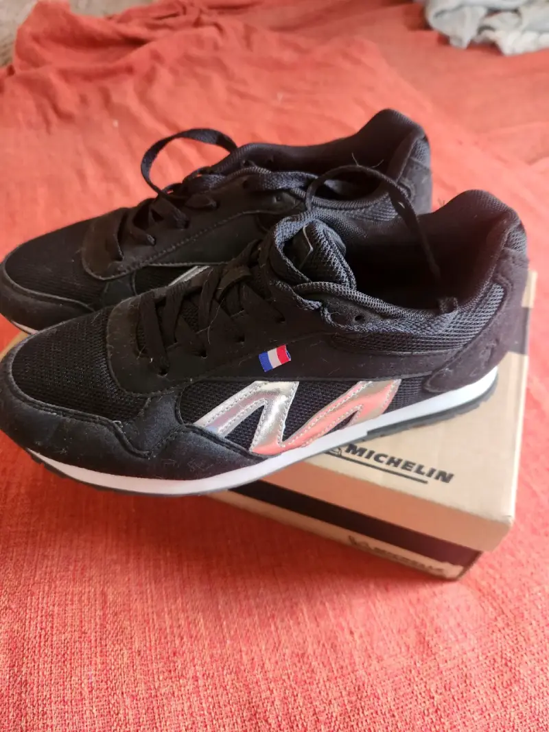 Zapatillas negras deportivas Michelin - 1