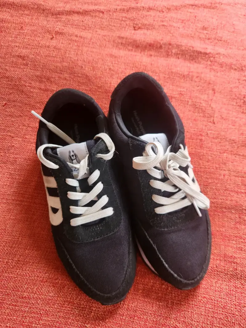 Zapatillas negras deportivas - 2