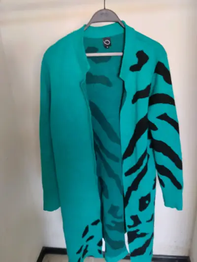Cardigan largo verde con estampado Marca IO - miniatura 5