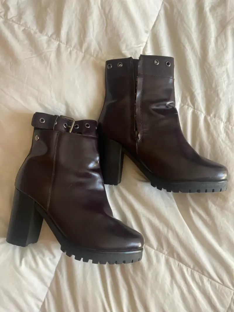 Botines de cuero con taco grueso - 1
