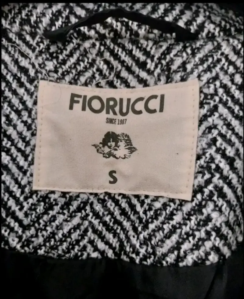 Abrigo gris estilo tweed - 2