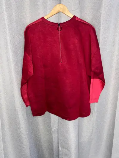 Blusa roja nueva - miniatura 2
